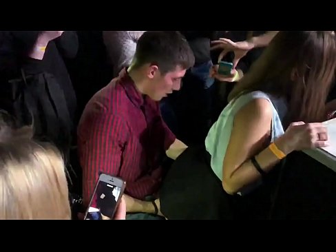 ❤️ Sex nyata dina nightclub Rusia. gadis Rusia 18 taun heubeul dina anus jeung heunceut fucked di nightclub a ❤❌ ngan porno di urang% su.prendiporno.ru%